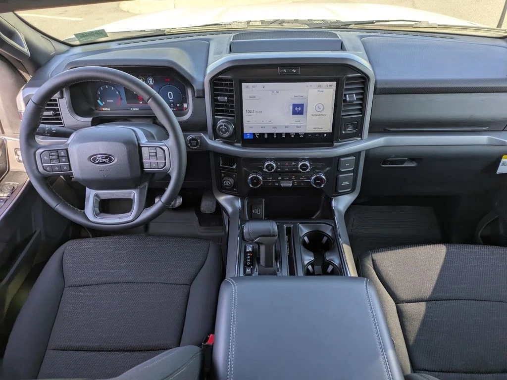 New 2026 Oxford White Ford XLT image 15