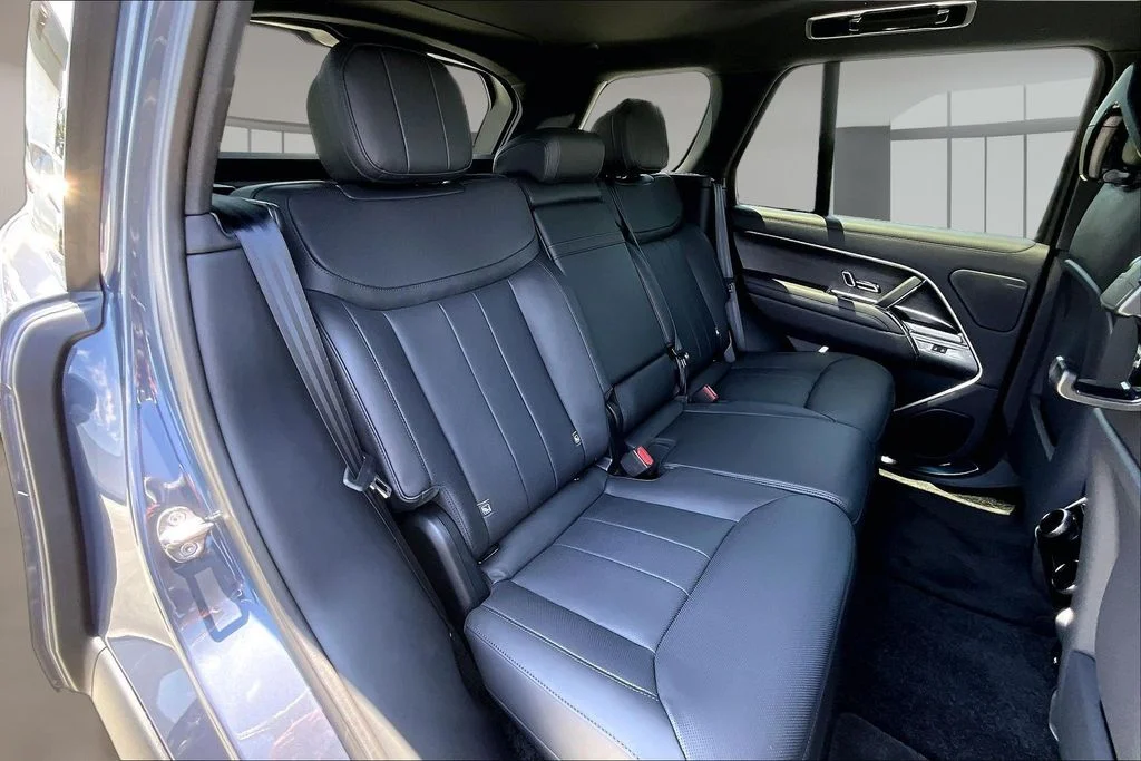 2026 Land Rover Range Rover SE - Photo 23