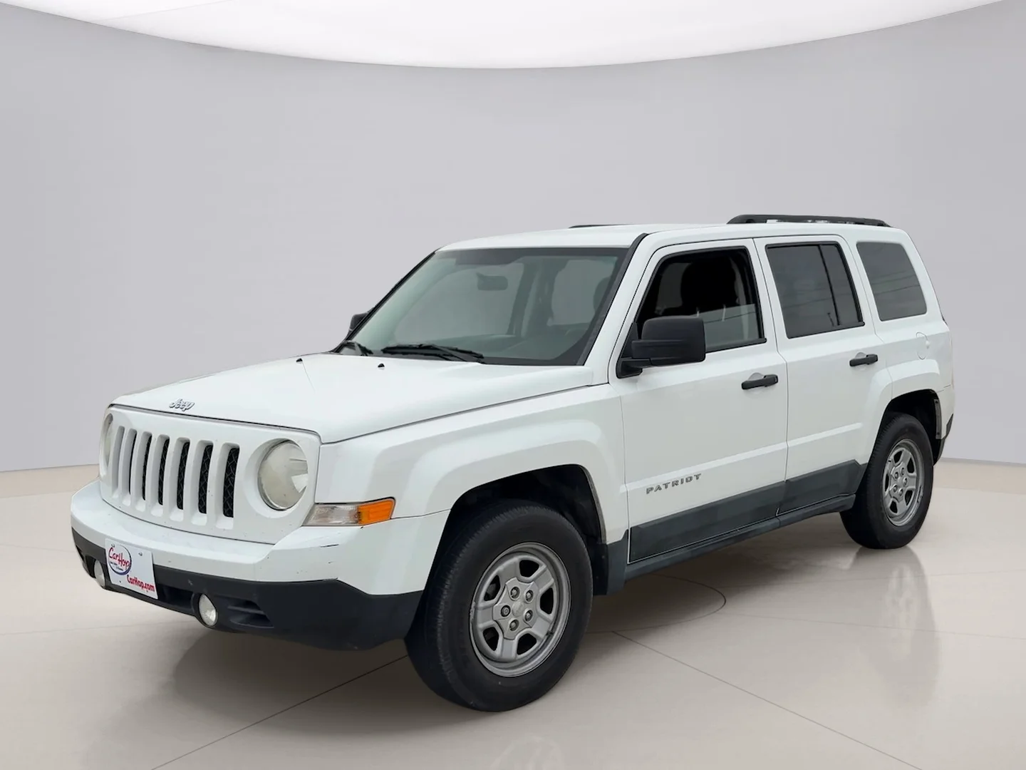 Used 2011 White Jeep LATITUDE image 1