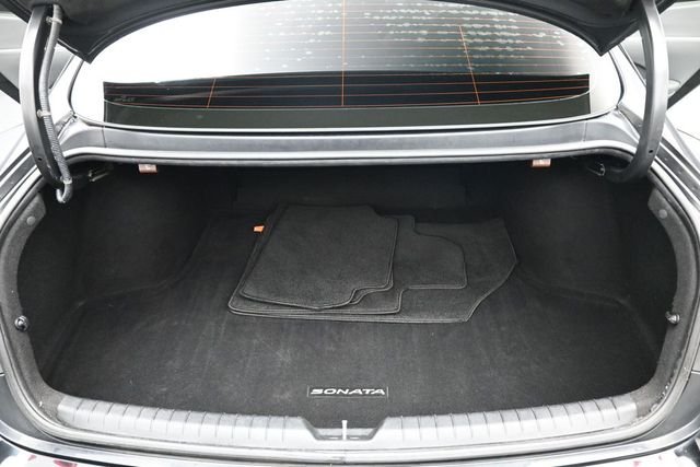 Used 2020 Black Hyundai SEL image 17