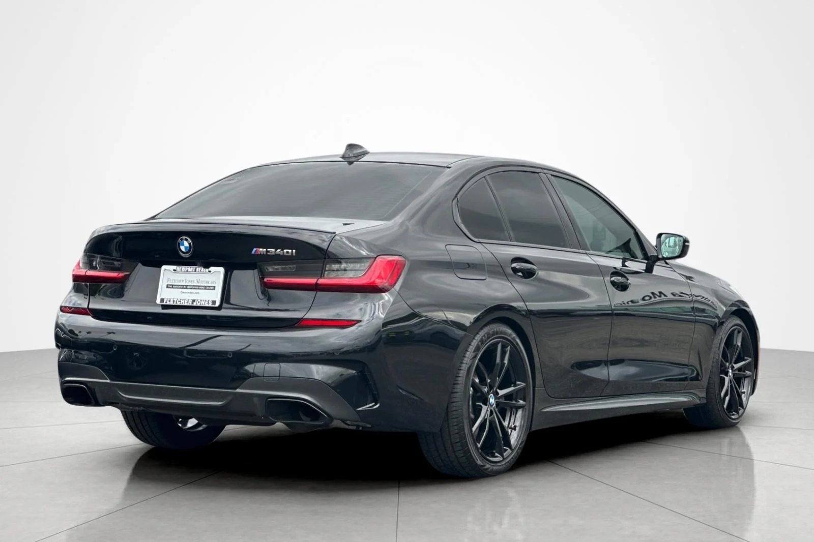 Used 2021 Black Sapphire Metallic BMW M340i image 5