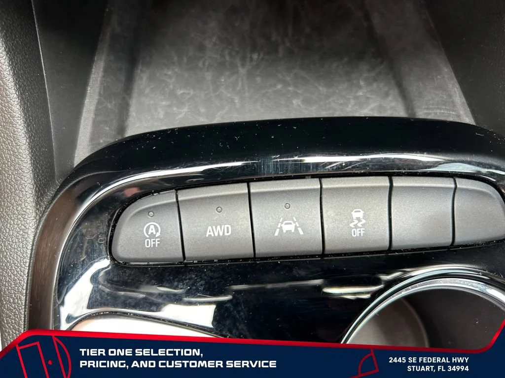 Used 2023 White Frost Tricoat Buick Select image 26