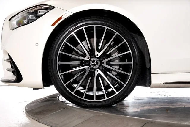 Used 2023 White Mercedes-Benz S 580 image 13