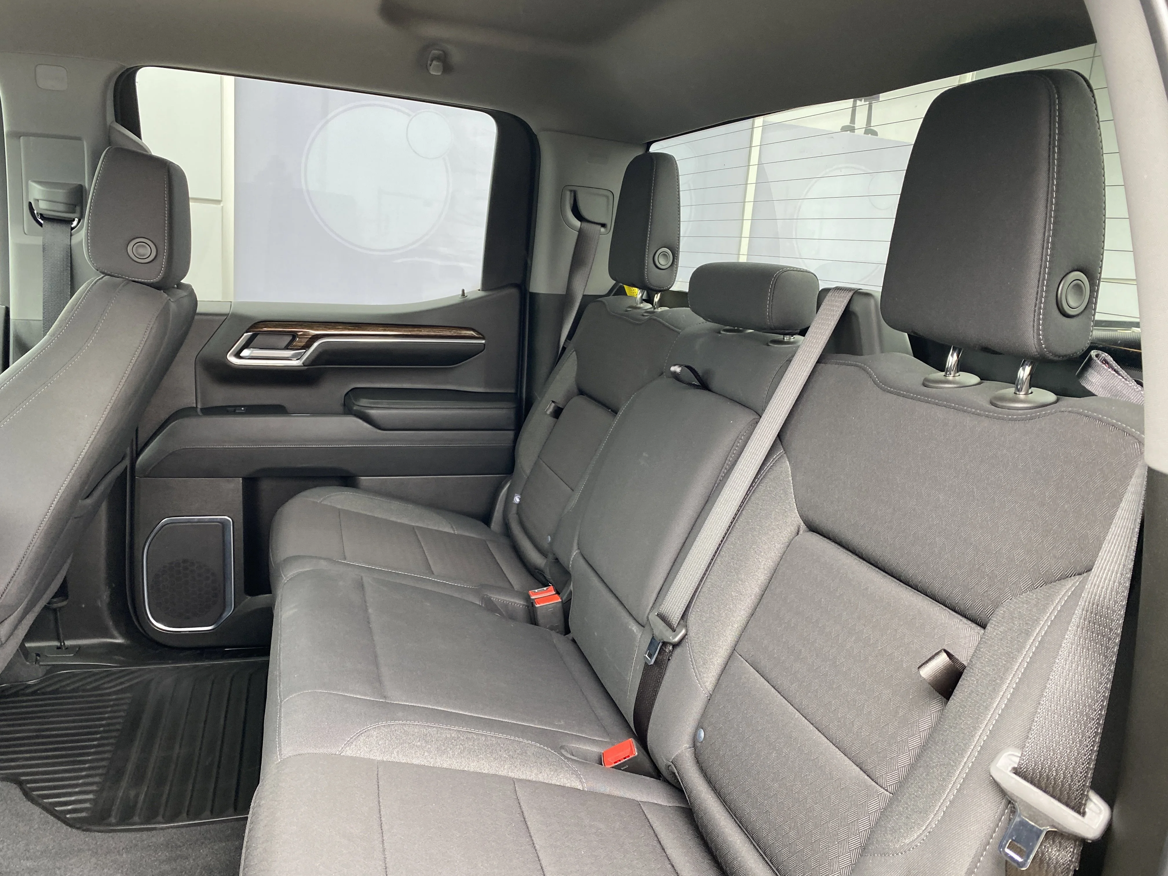 Used 2024 Black GMC Crew Cab Elevation * 6 PASSENGER * DUAL CLIMATE * RADAR CRUISE * image 18