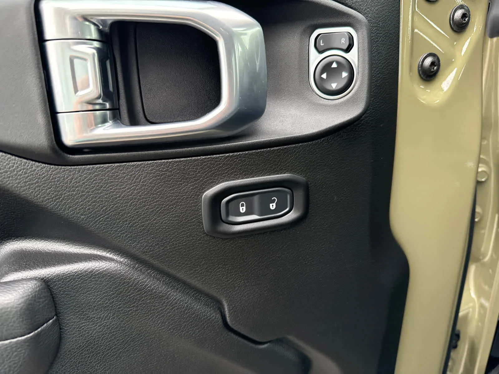 2026 Jeep Wrangler 4-Door Willys - Photo 12