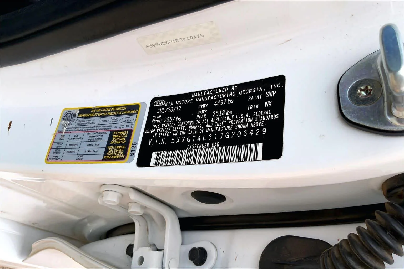 Used 2018 Snow White Pearl Kia LX image 33