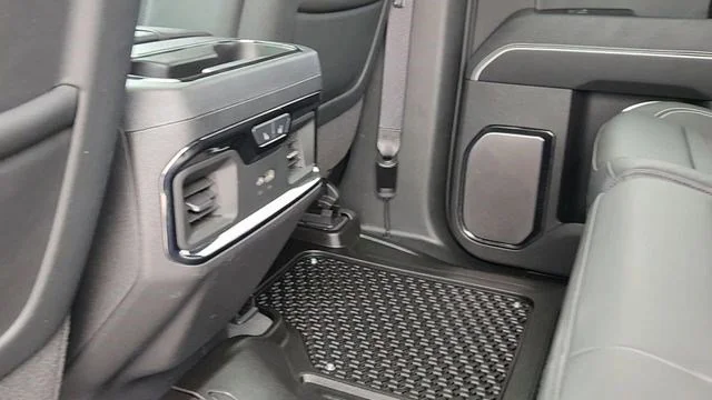 Used 2025 Summit White GMC AT4X image 27