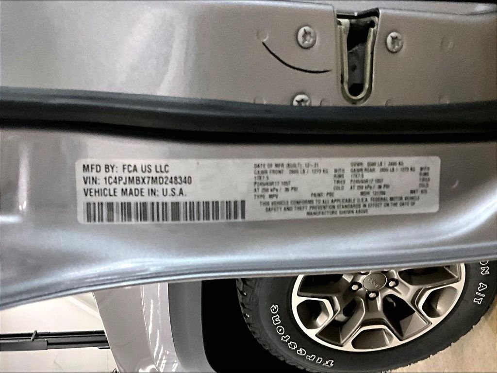 Used 2021 Billet Silver Metallic Clearcoat Jeep Trailhawk image 31