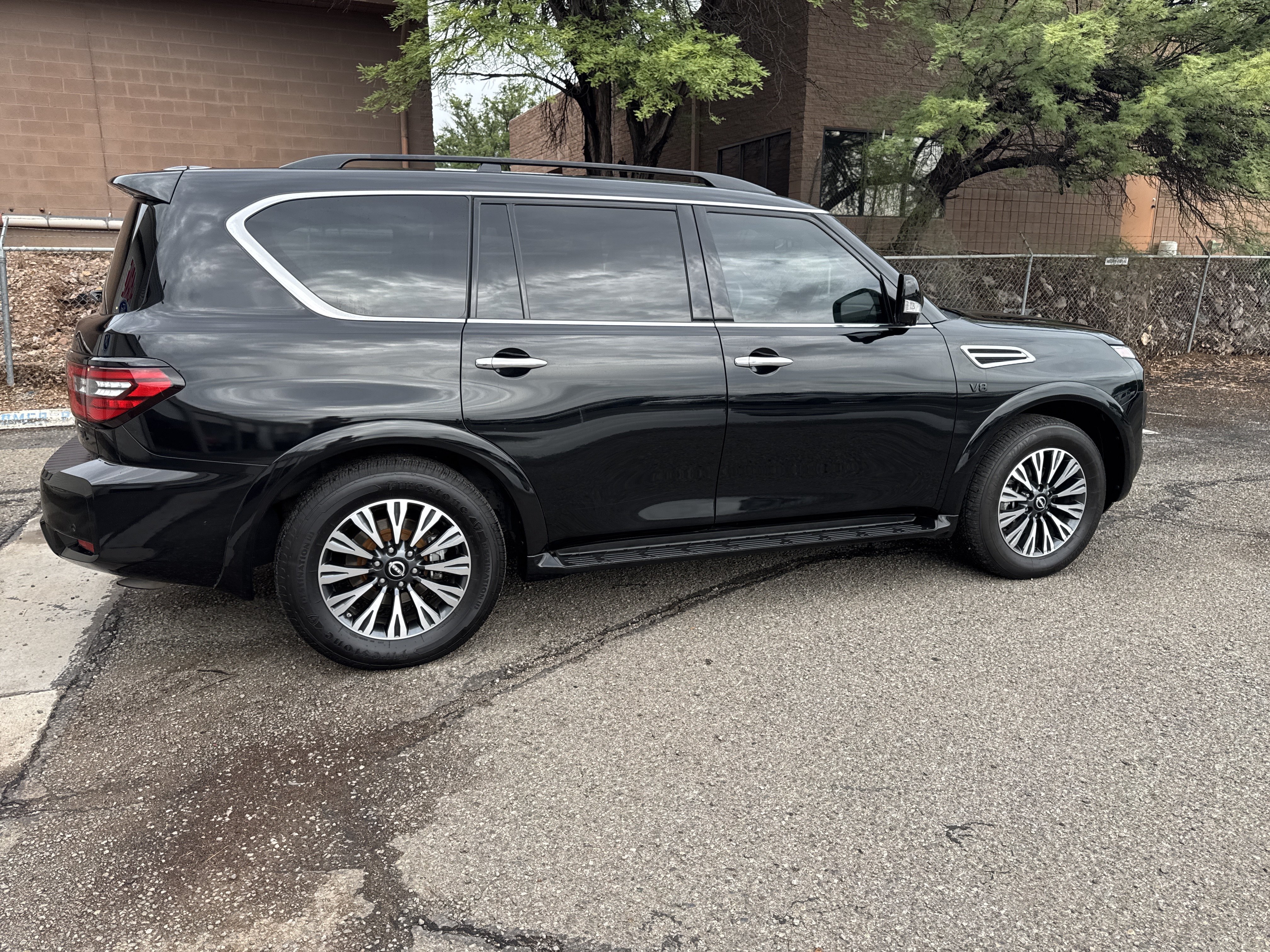2022 Nissan Armada SL - Photo 8