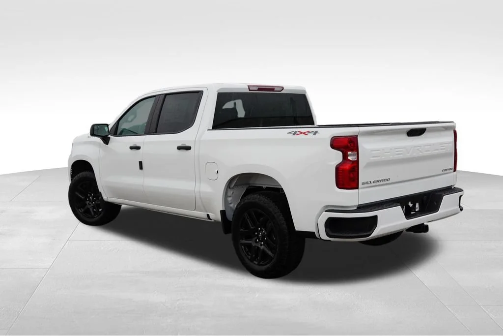 New 2026 Summit White Chevrolet Custom image 5