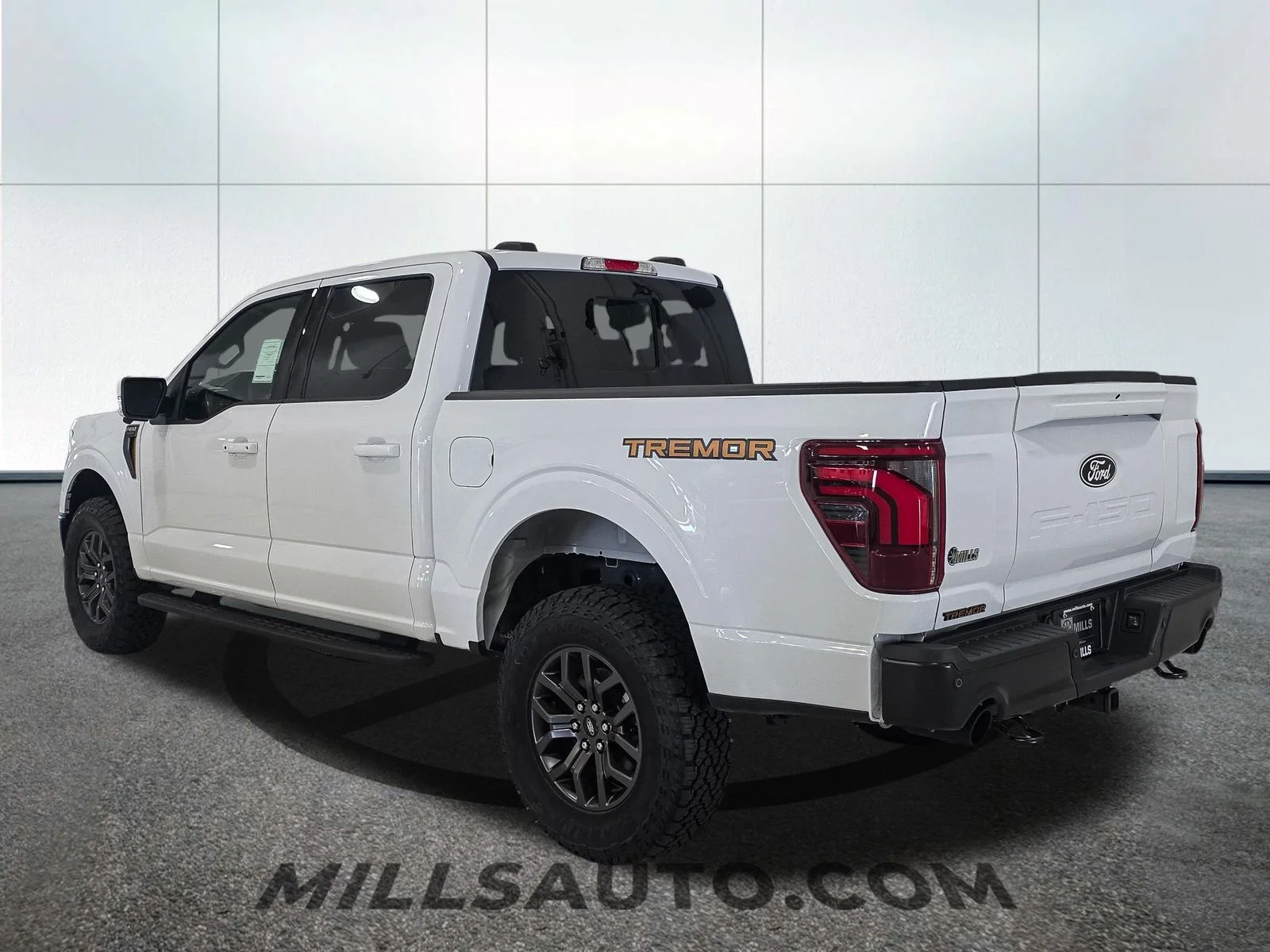 New 2025 Oxford White Ford Tremor® image 4