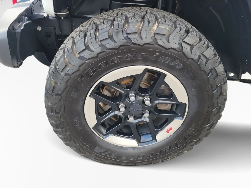Certified Used 2020 White Jeep Unlimited Rubicon image 11