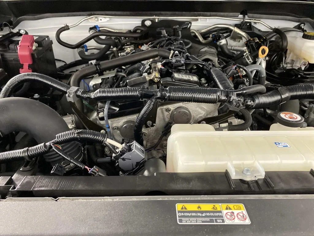 Used 2025 White Toyota SR5 image 32