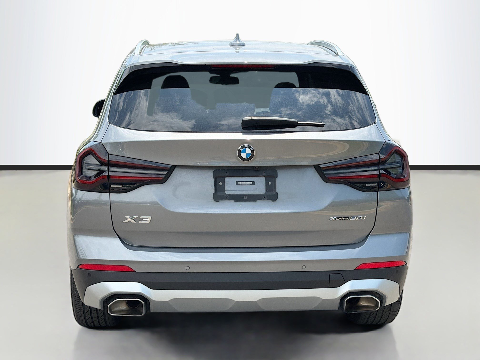 Used 2023 Skyscraper Gray Metallic BMW xDrive30i image 6