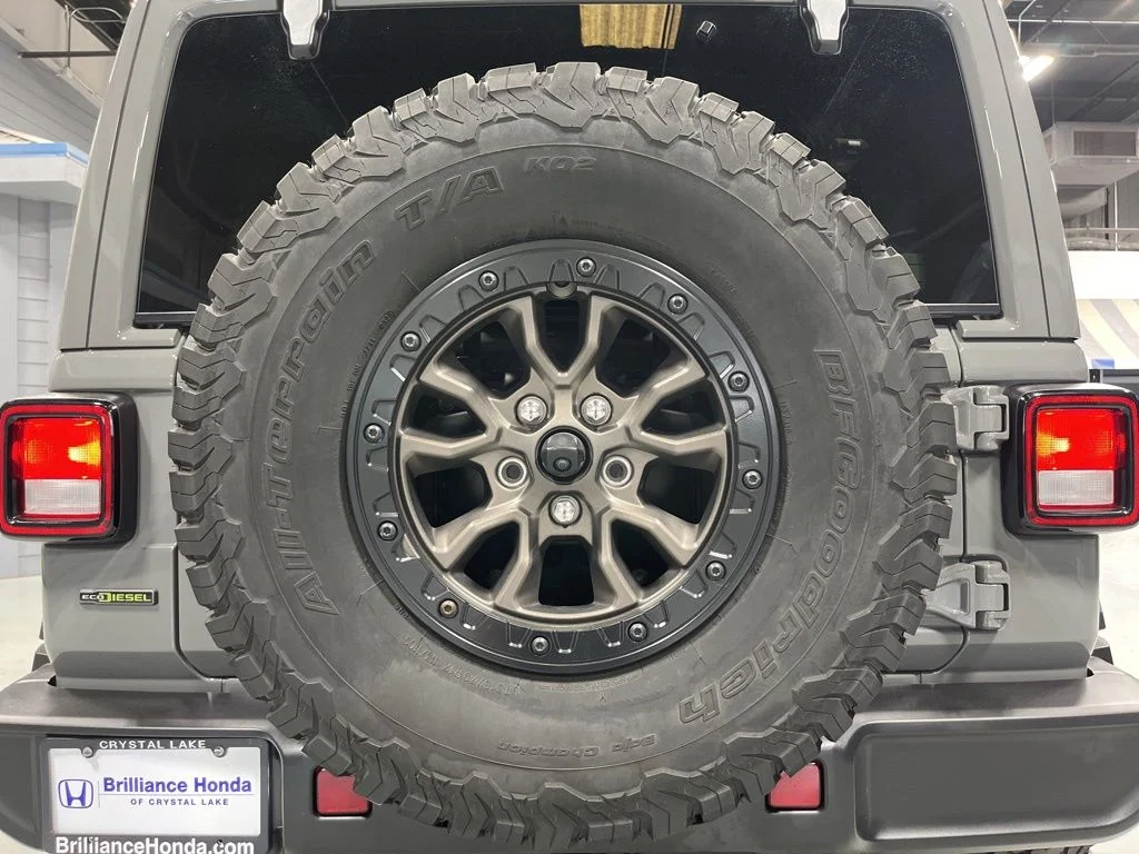 Used 2022 Gray Clearcoat Jeep Unlimited Sahara Altitude image 40