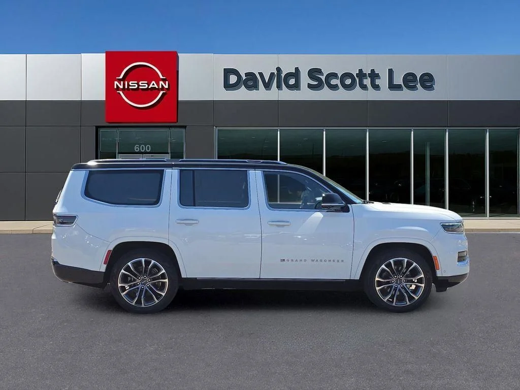 Used 2024 White Jeep Series III image 4
