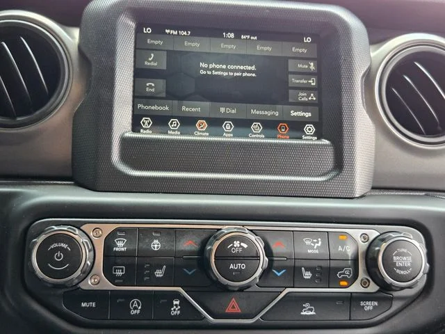 Used 2023  Jeep Sport S image 18