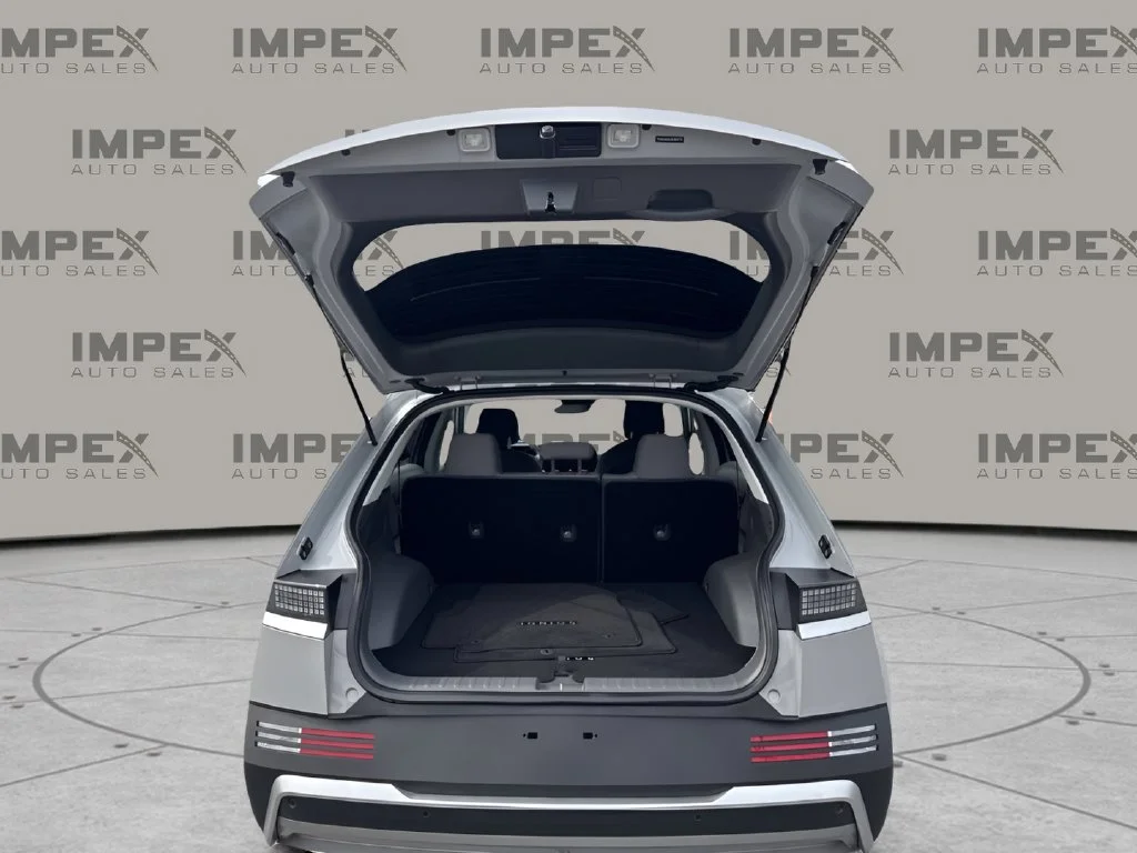 Used 2025 Gray Hyundai SE image 27