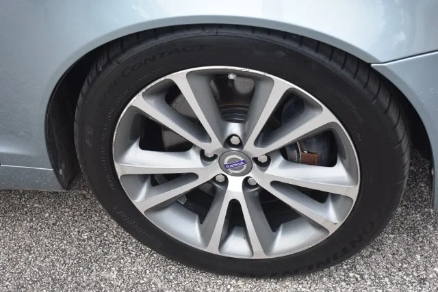 Used 2010 Blue Volvo T5 image 12