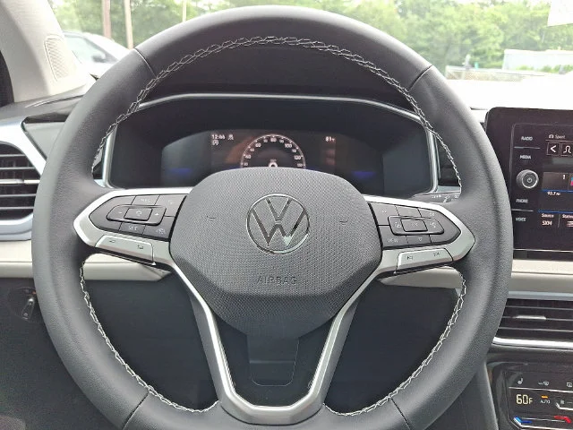 2025 Volkswagen Taos SE - Photo 14