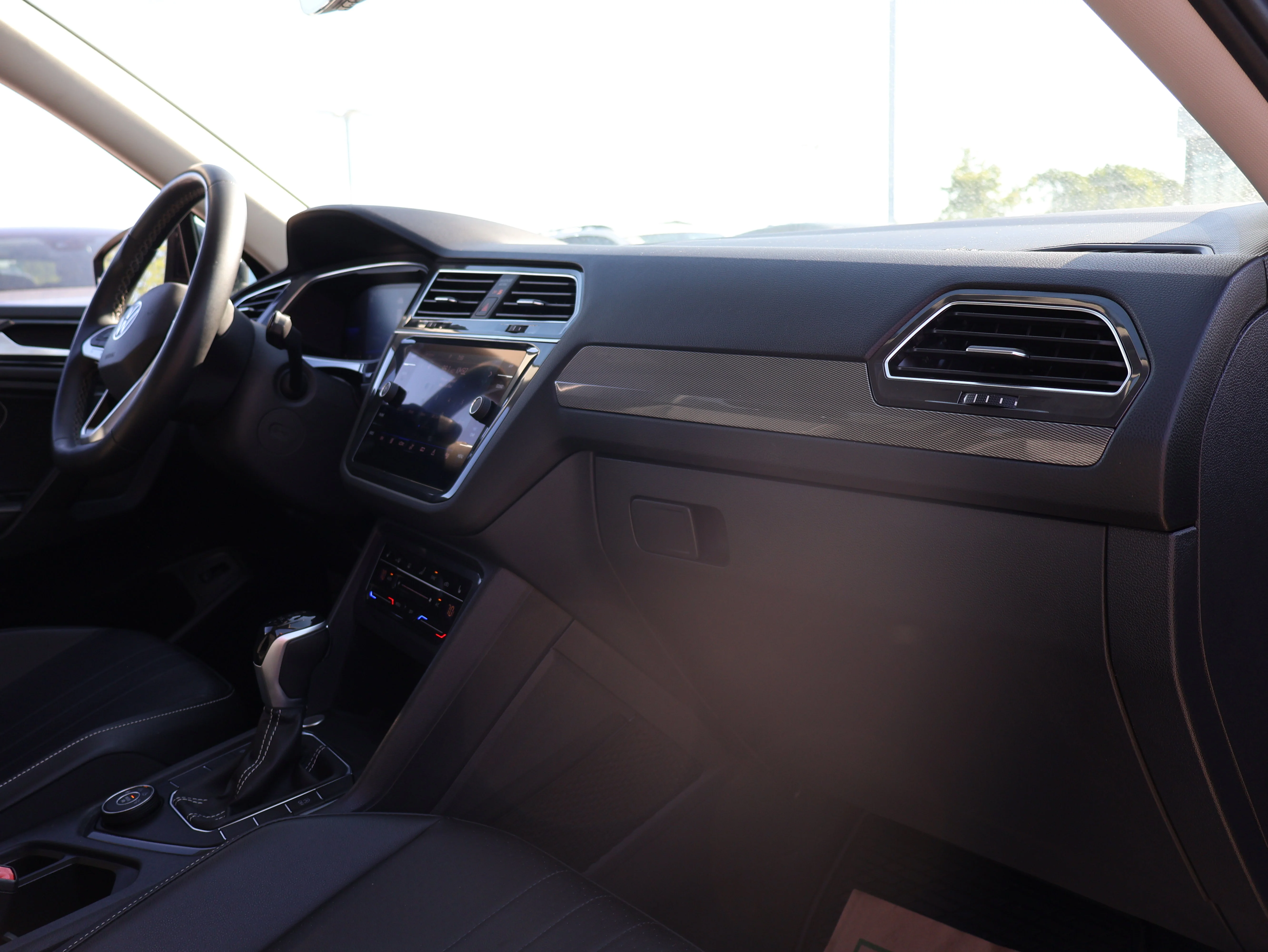 2022 Volkswagen Tiguan SE - Photo 9