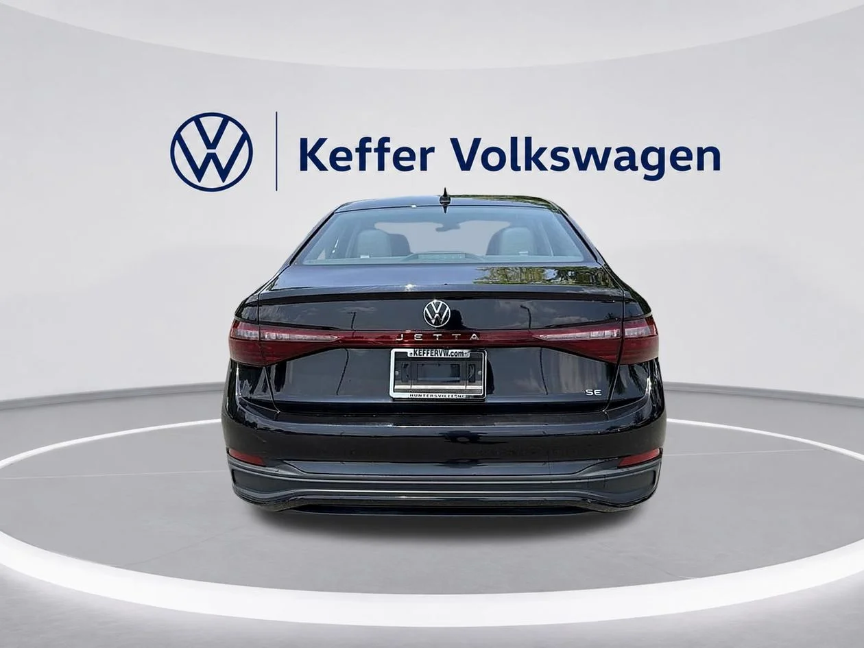 Used 2025 Black Volkswagen 1.5T SE image 4