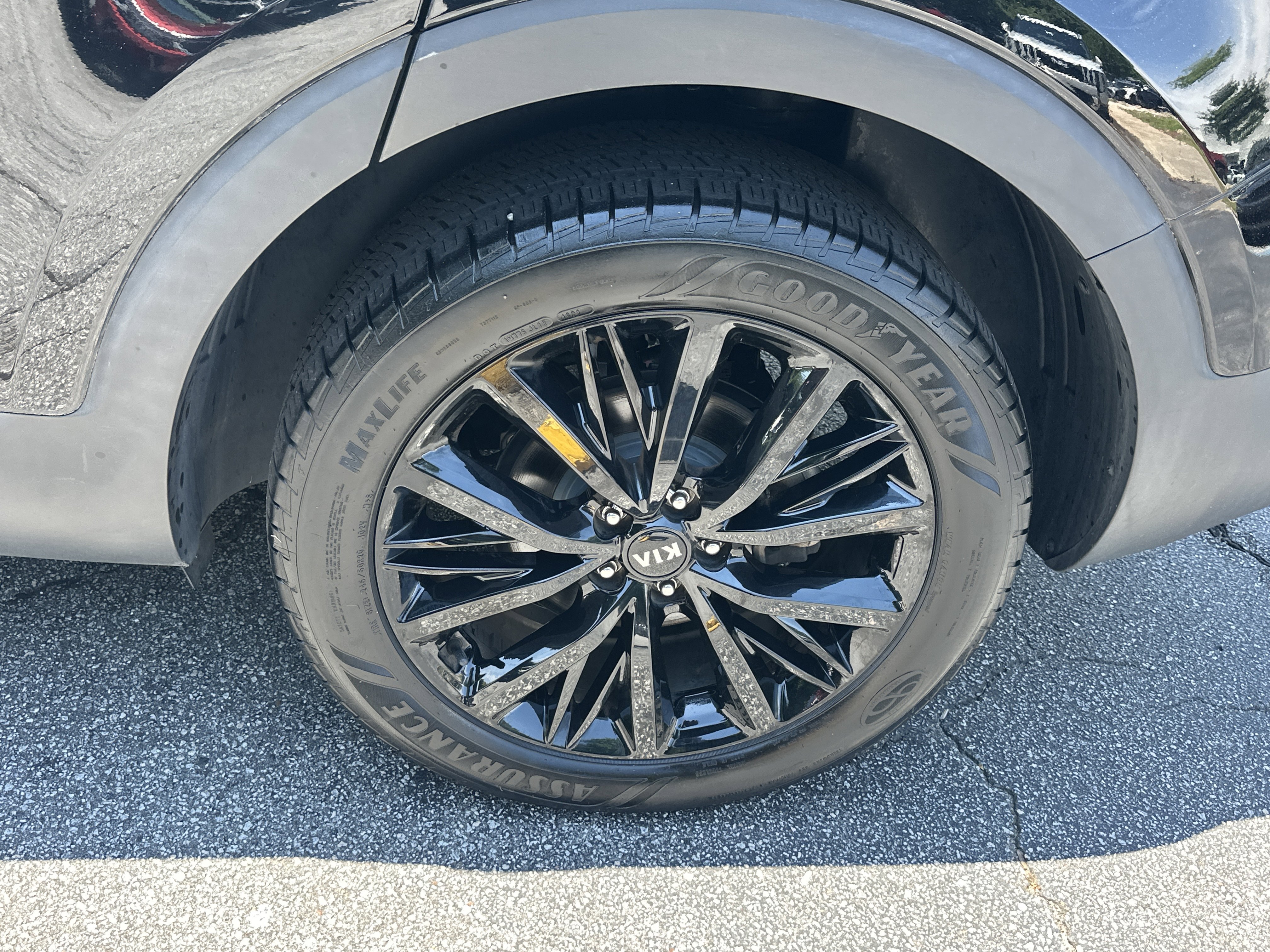 Certified Used 2020 Ebony Black Kia SX image 23