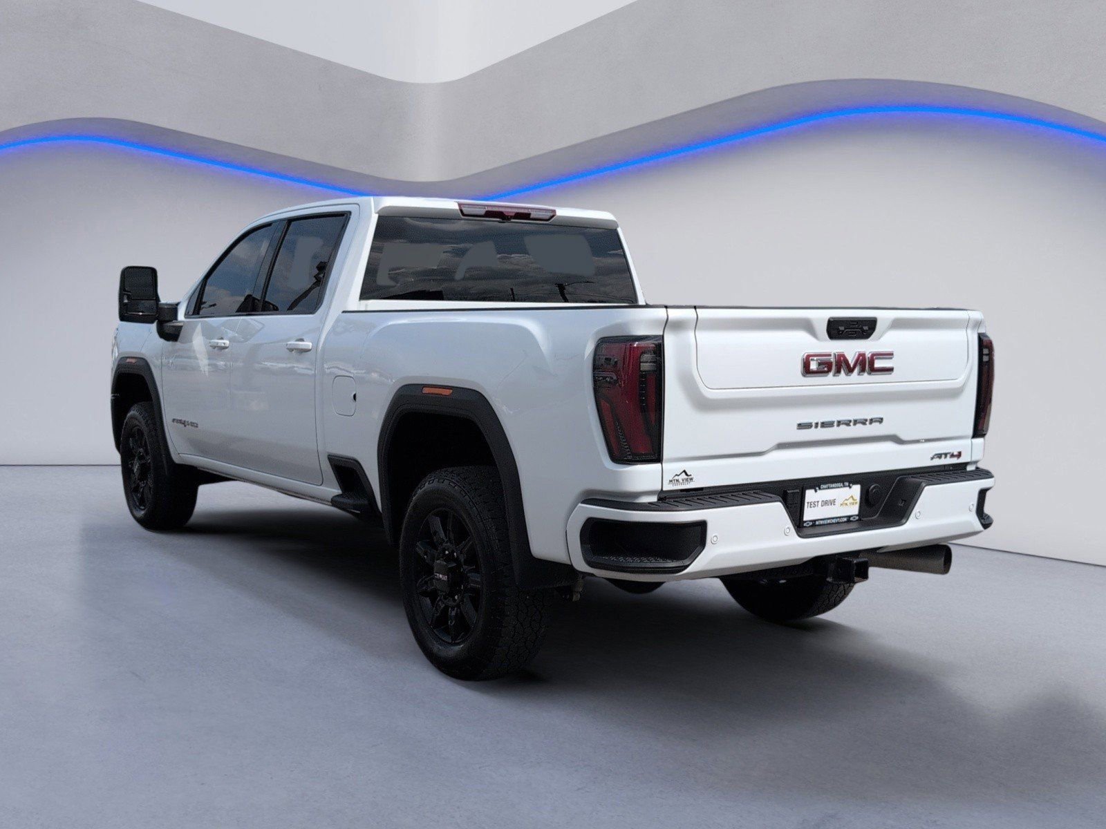 View vehicle photo 3