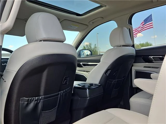 Used 2025 Midnight Lake Blue KIA S Front-Wheel Drive image 11