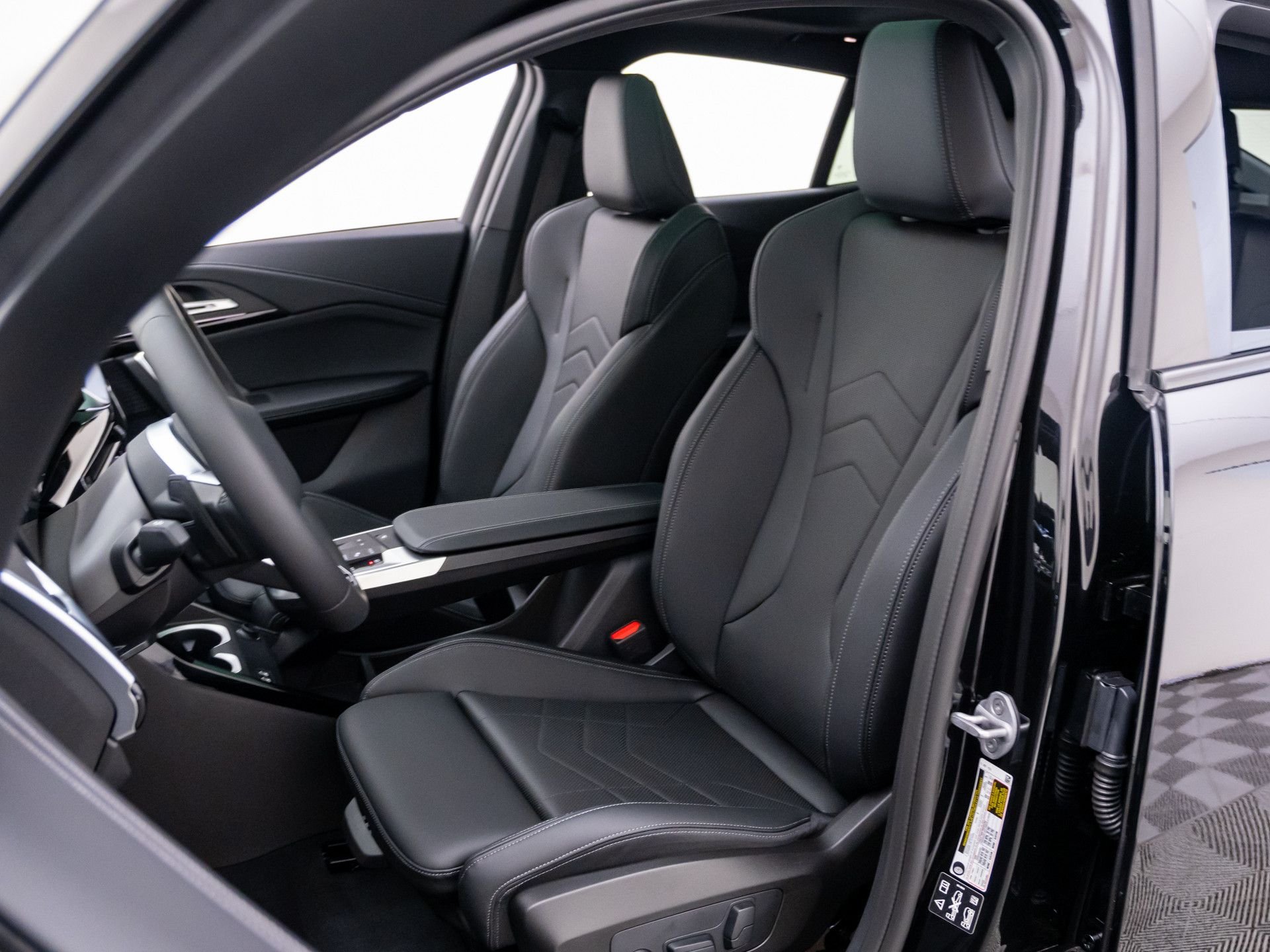 New 2026 Black Sapphire Metallic BMW xDrive28i image 17