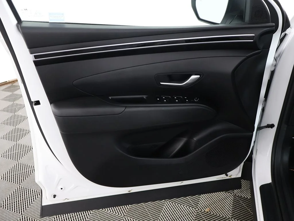 Used 2024 White Pearl Hyundai SEL image 21
