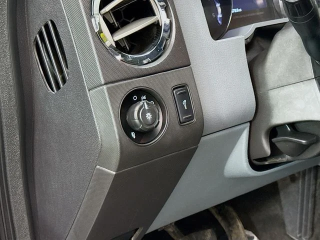 Used 2016 Blue Ford XLT image 10