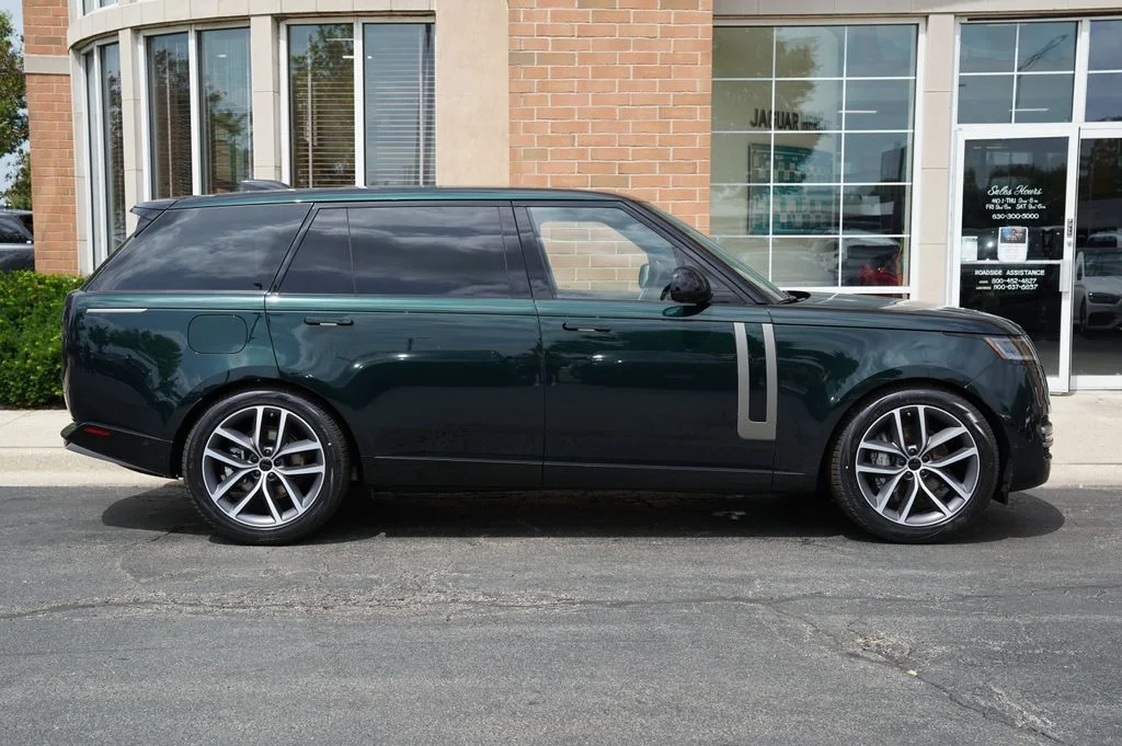 New 2026 British Racing Green Land Rover SE image 8