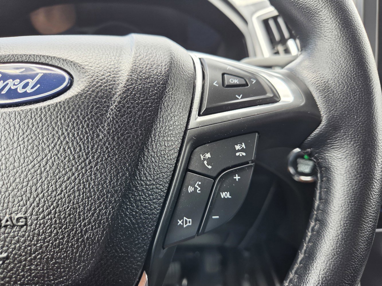 Used 2023 Silver Ford SEL image 20