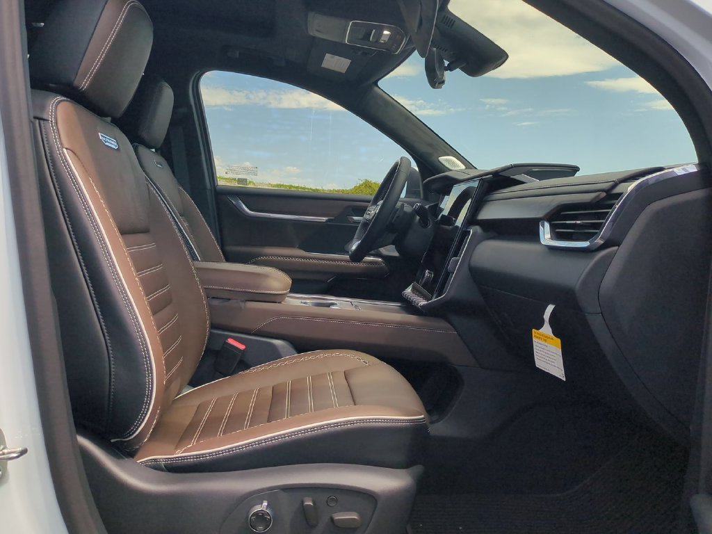 New 2026 Glacier White Tricoat GMC Denali Ultimate image 34