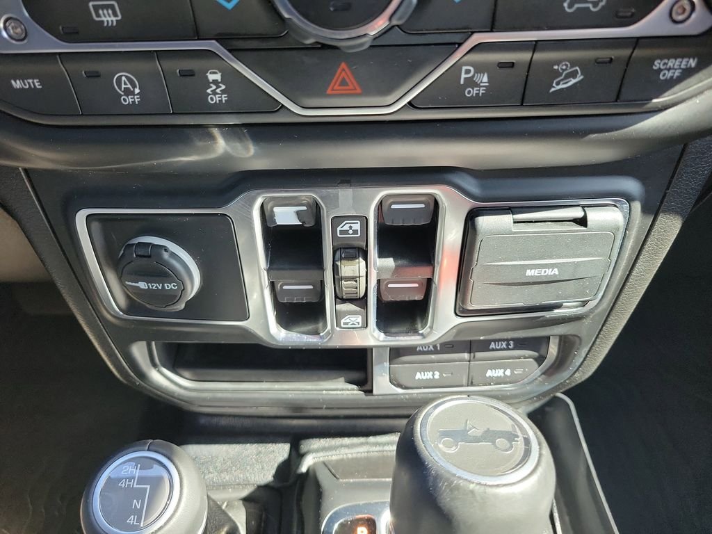 Used 2020 Blue Jeep Unlimited Sahara image 36
