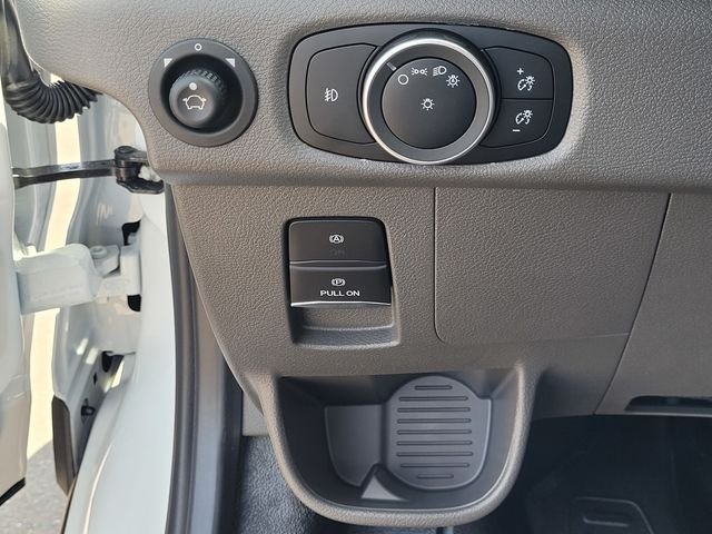 New 2025 Oxford White Ford Cutaway image 7