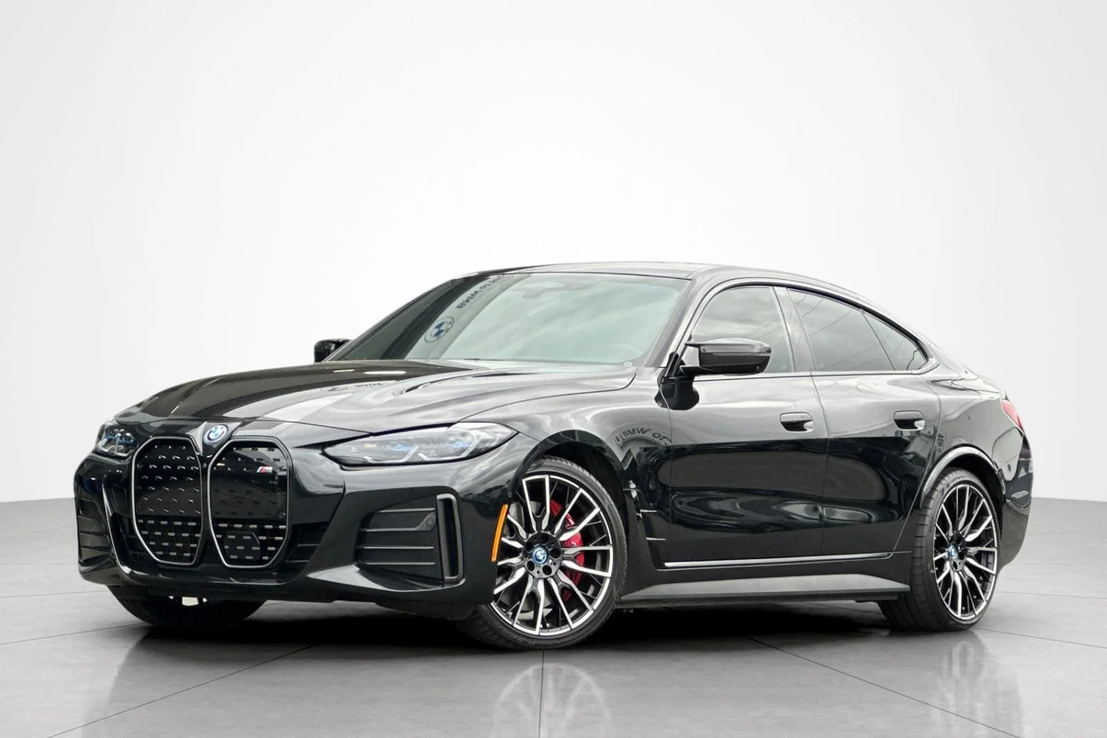 2023 BMW i4 M50's photo