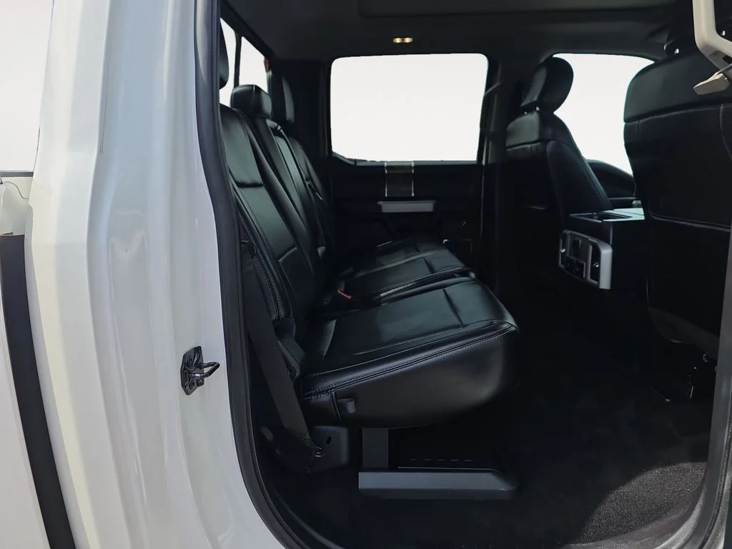 Used 2019 White Platinum Tri-Coat Metallic Ford LARIAT image 13