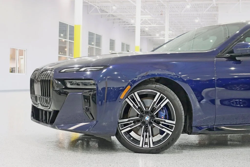 Used 2023 Blue BMW 760i xDrive image 2