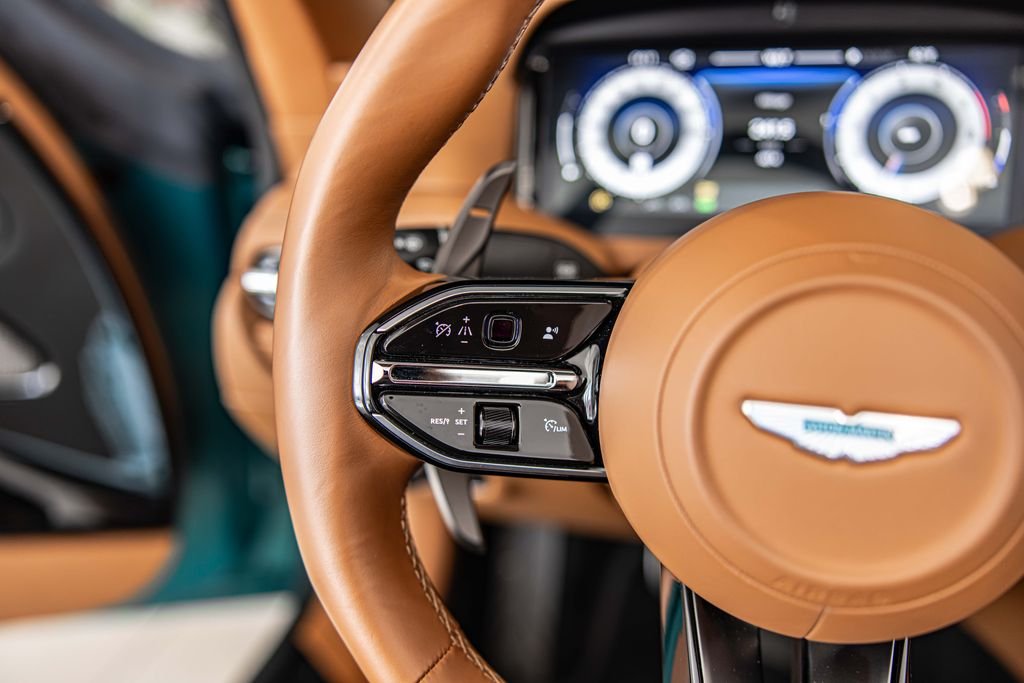 Used 2025 Green Aston Martin Volante image 24