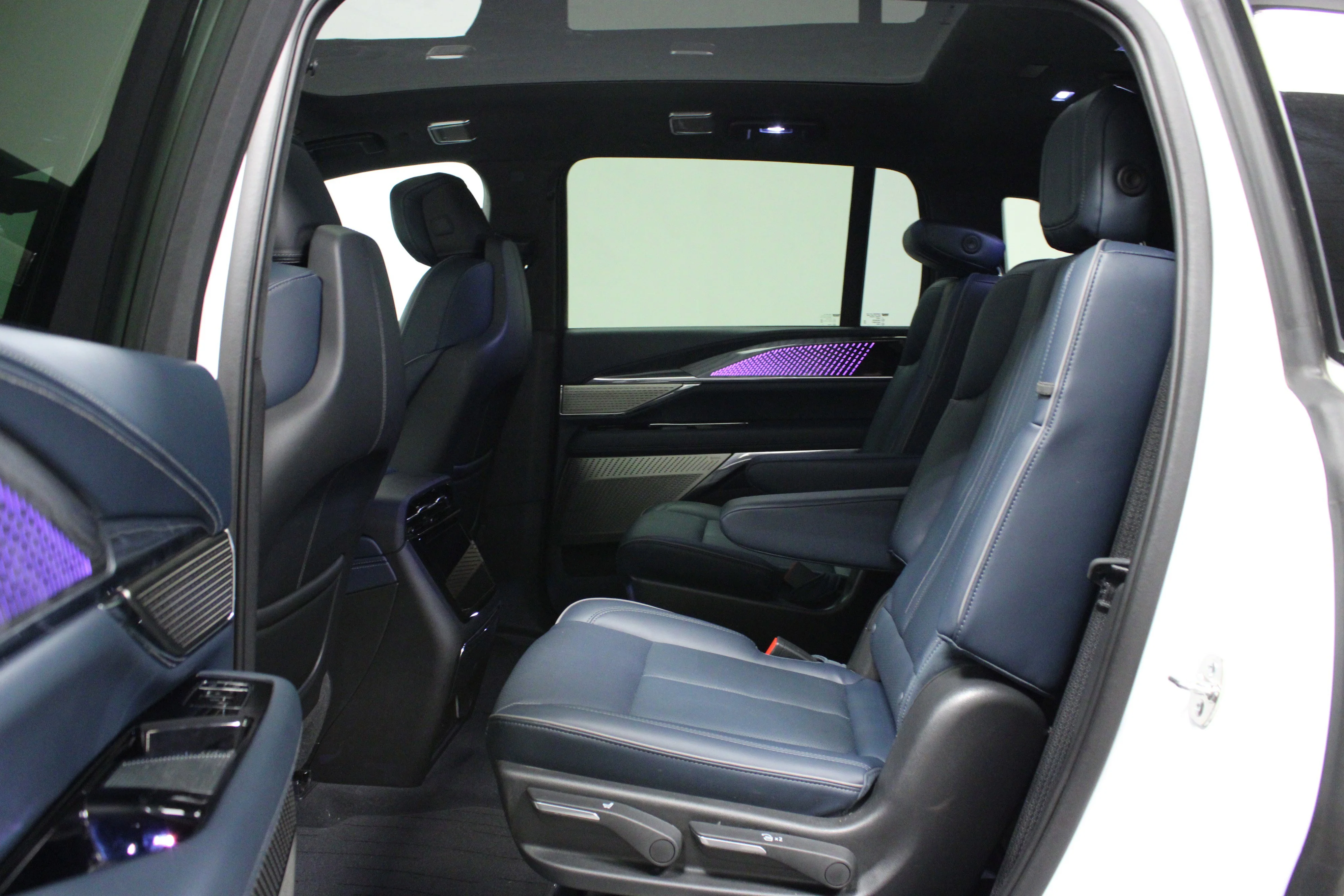Used 2025 Summit White Cadillac Luxury 2 image 13