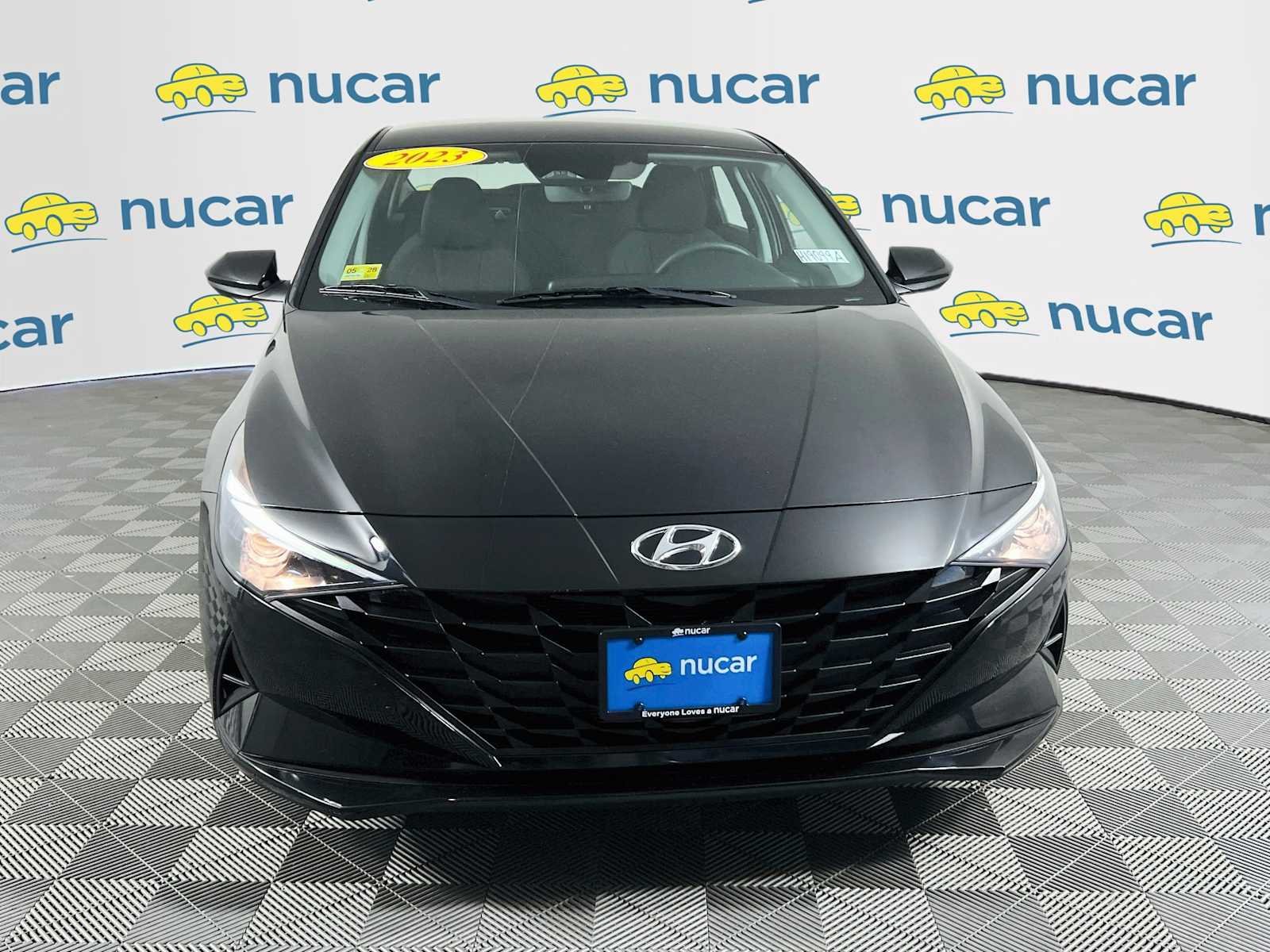 Used 2023 Onyx Black Hyundai SEL image 2
