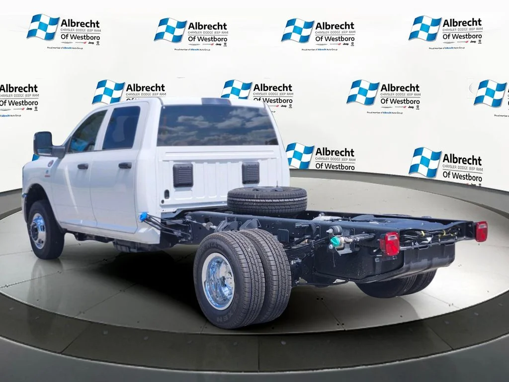 New 2026 Bright White Clearcoat RAM Tradesman image 3