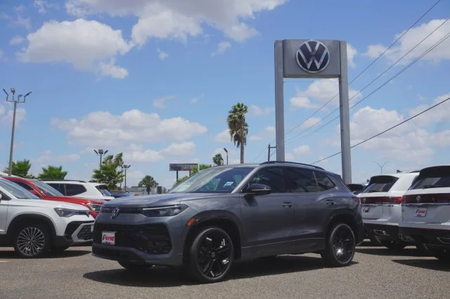New 2026 Platinum Gray Metallic Volkswagen SE R-Line Black image 1