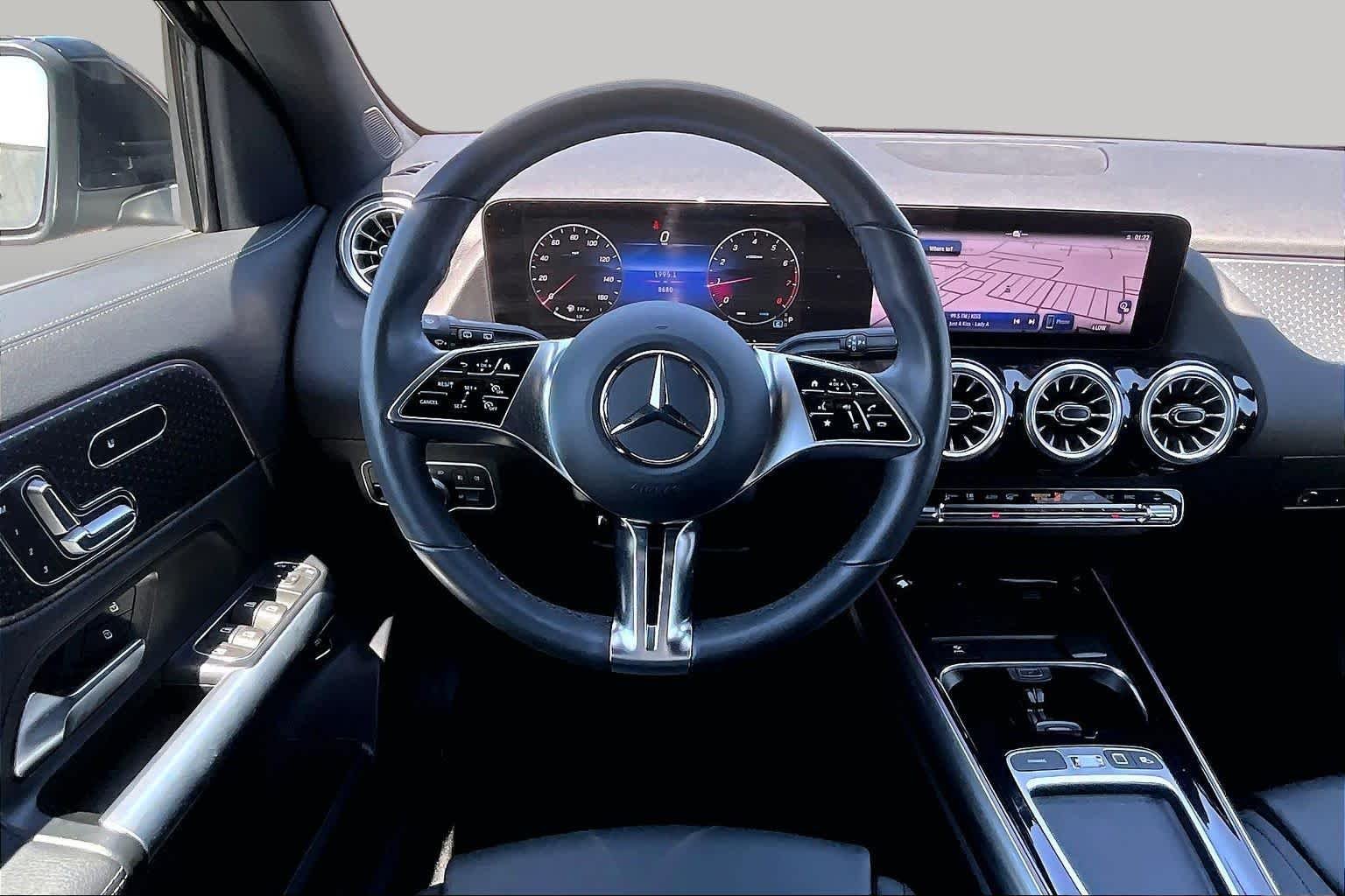 Used 2025 Night Black Mercedes-Benz GLA 250 image 6