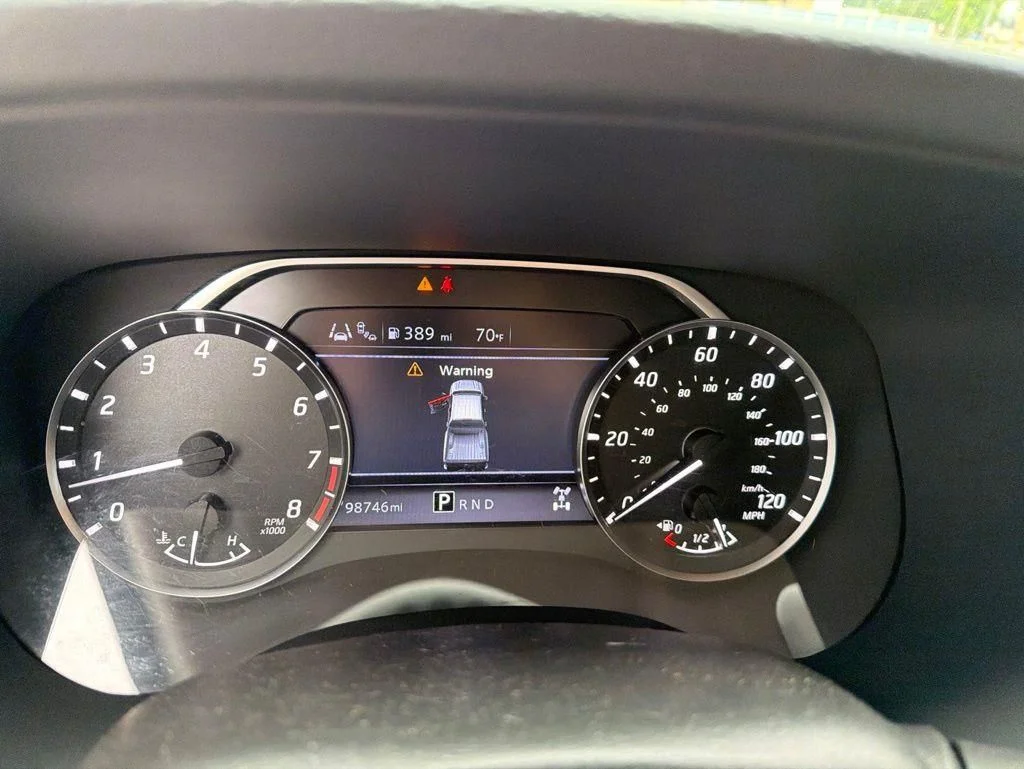 Used 2022 Gray Nissan S image 7