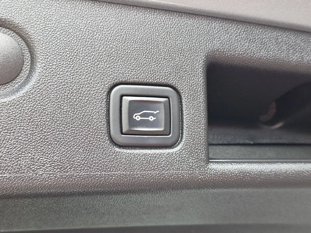 Used 2024 Gray Chevrolet Premier image 8
