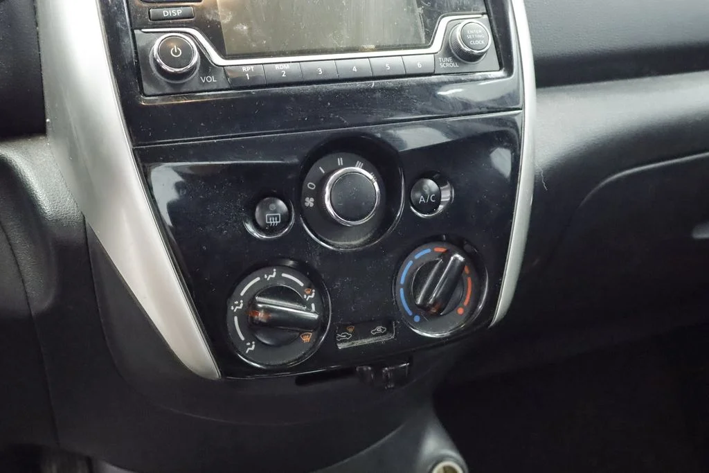 Used 2018 Gray Nissan 1.6 SV image 22
