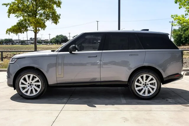 New 2026  Land Rover SE image 12